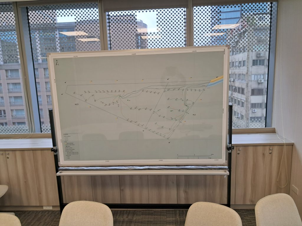 離岸風電風場風力機建置進度與船隊方位監控白板示意圖